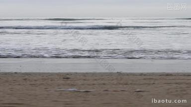 海滩贝壳赶海海浪空镜实拍4k
